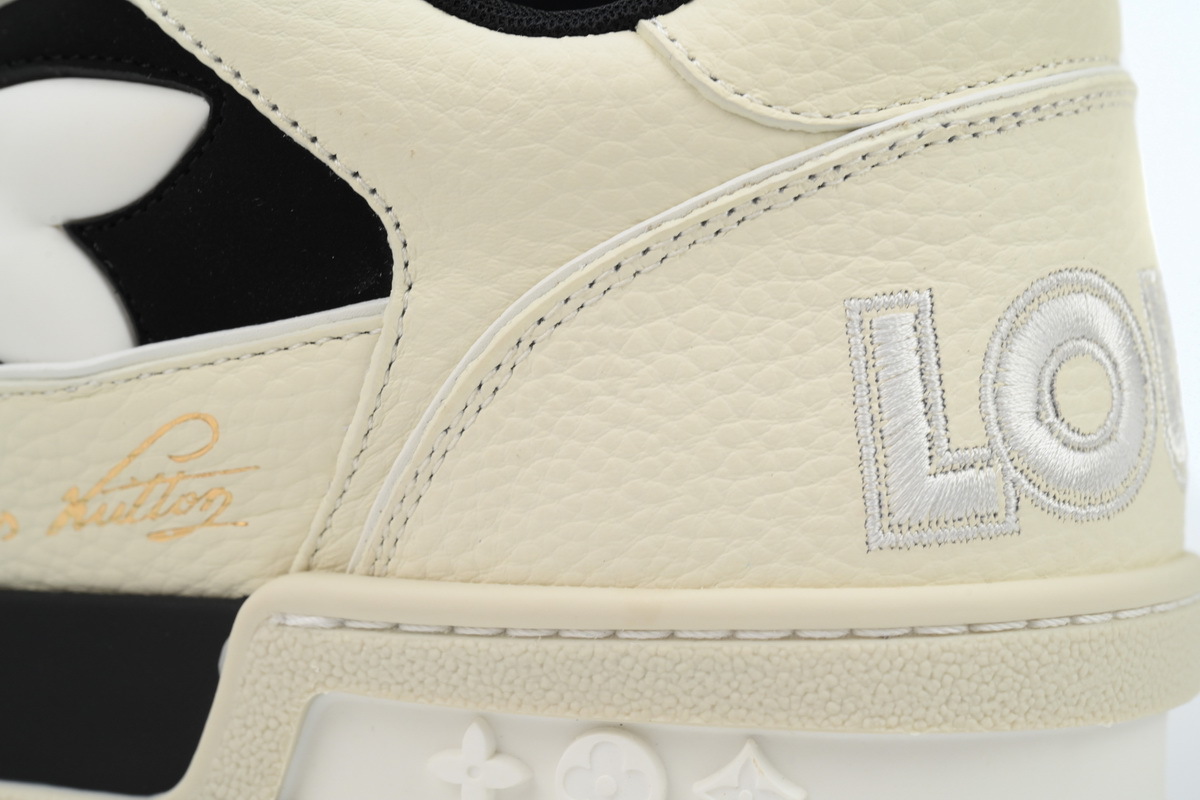 Louis Vuitton Trainer Cream Black