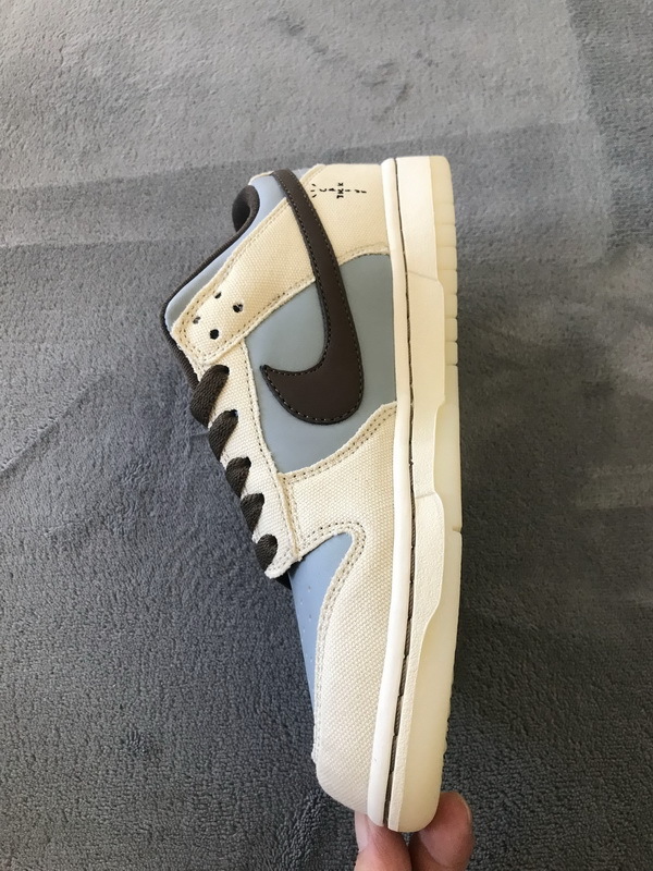 Travis Scott x PlayStation x Nike Dunk Low PS5 CU1726-800