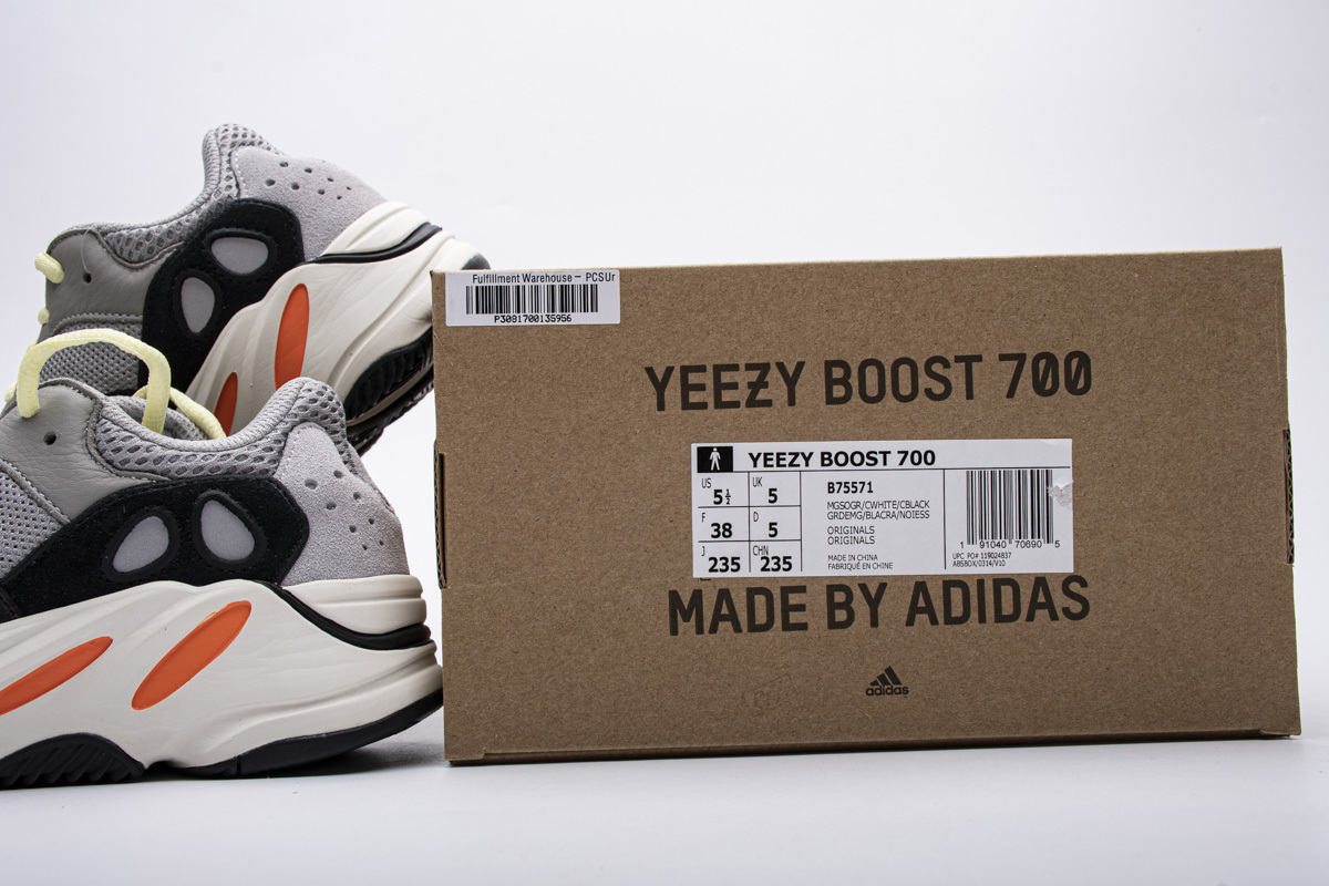 Yeezy Boost 700 OG Wave Runner B75571