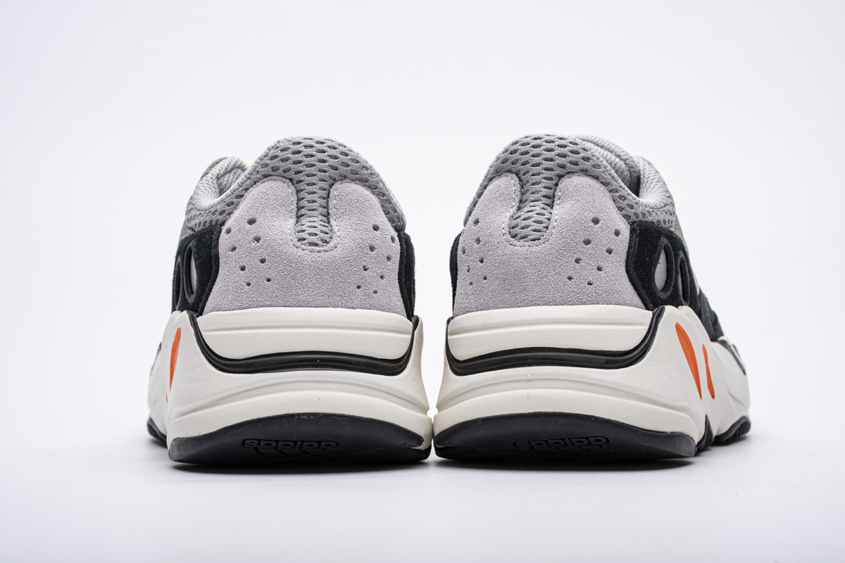 Yeezy Boost 700 OG Wave Runner B75571