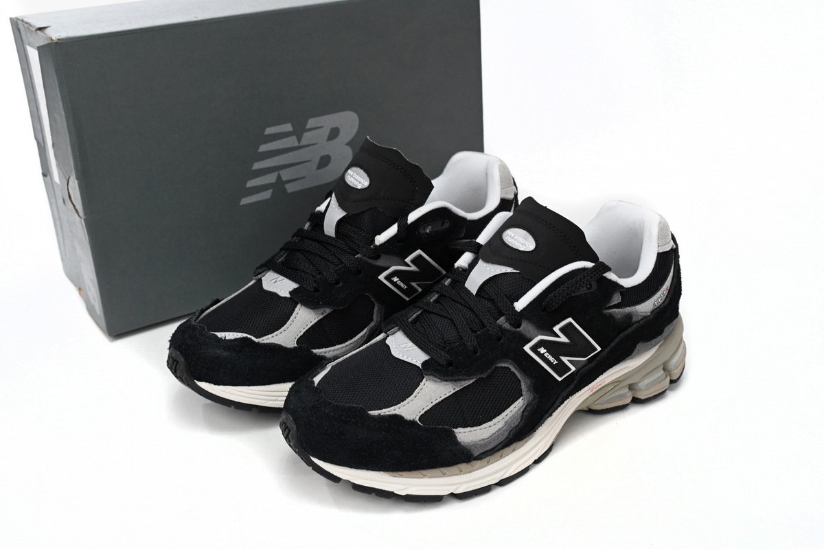 New Balance 2002R Protection Pack Black Grey M2002RDJ