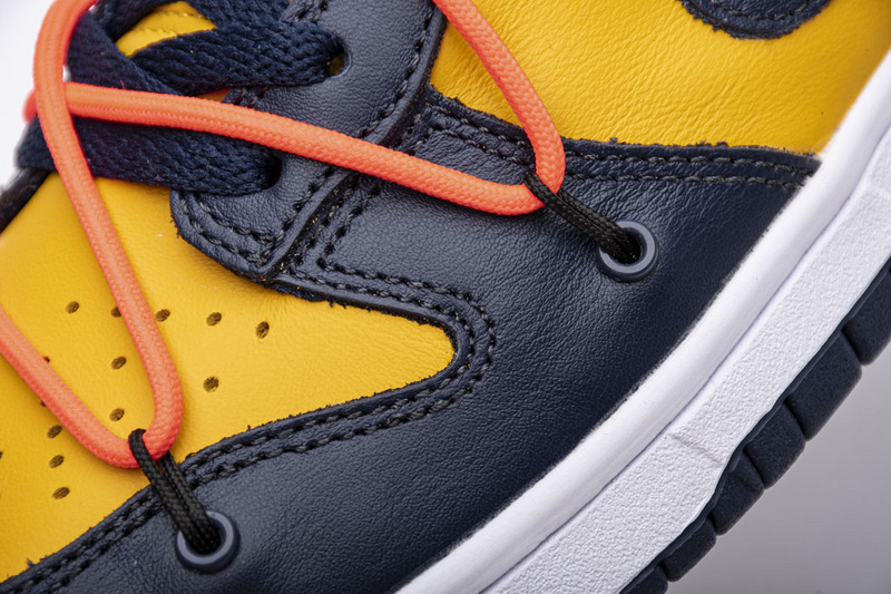 OFF WHITEx Nike Dunk SB Low White Michigan CT0856-700