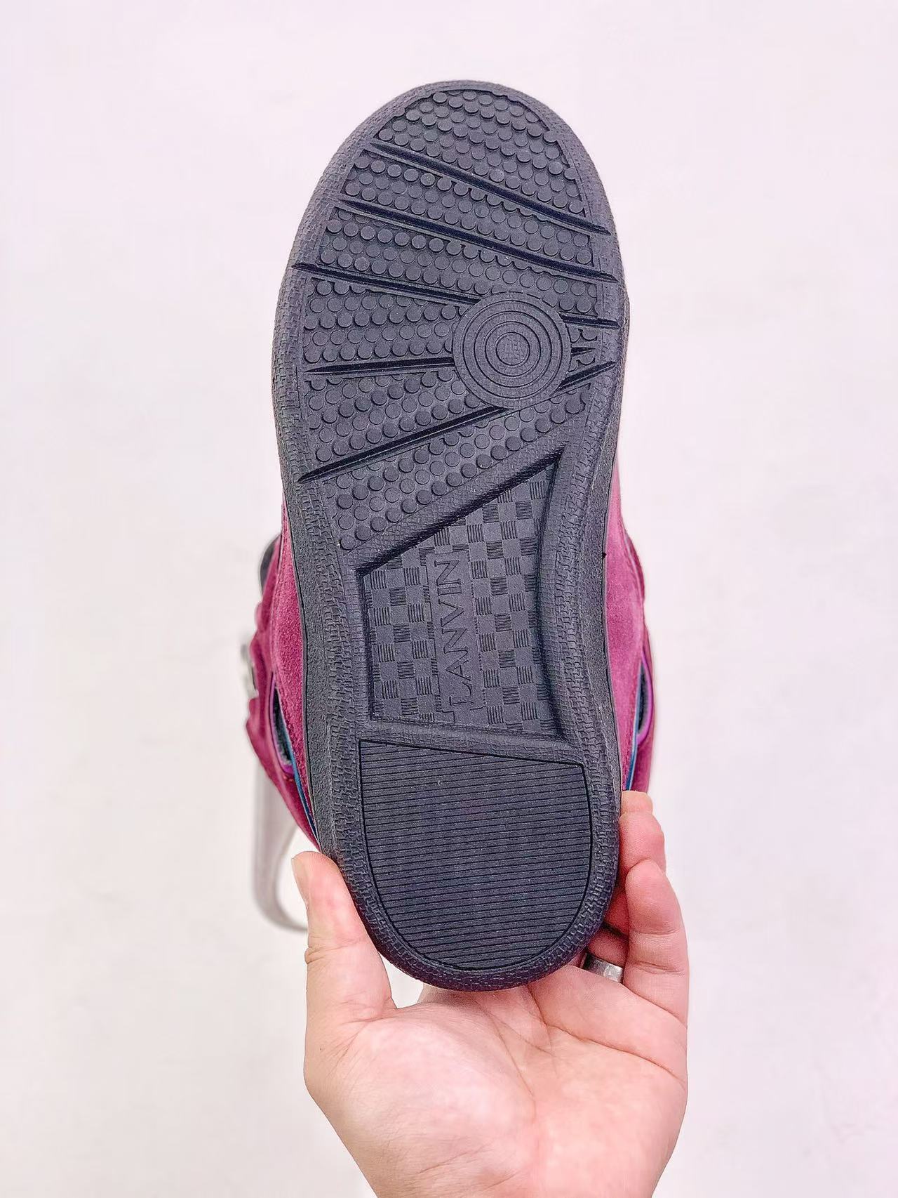 Lavin Curb Raisin Black