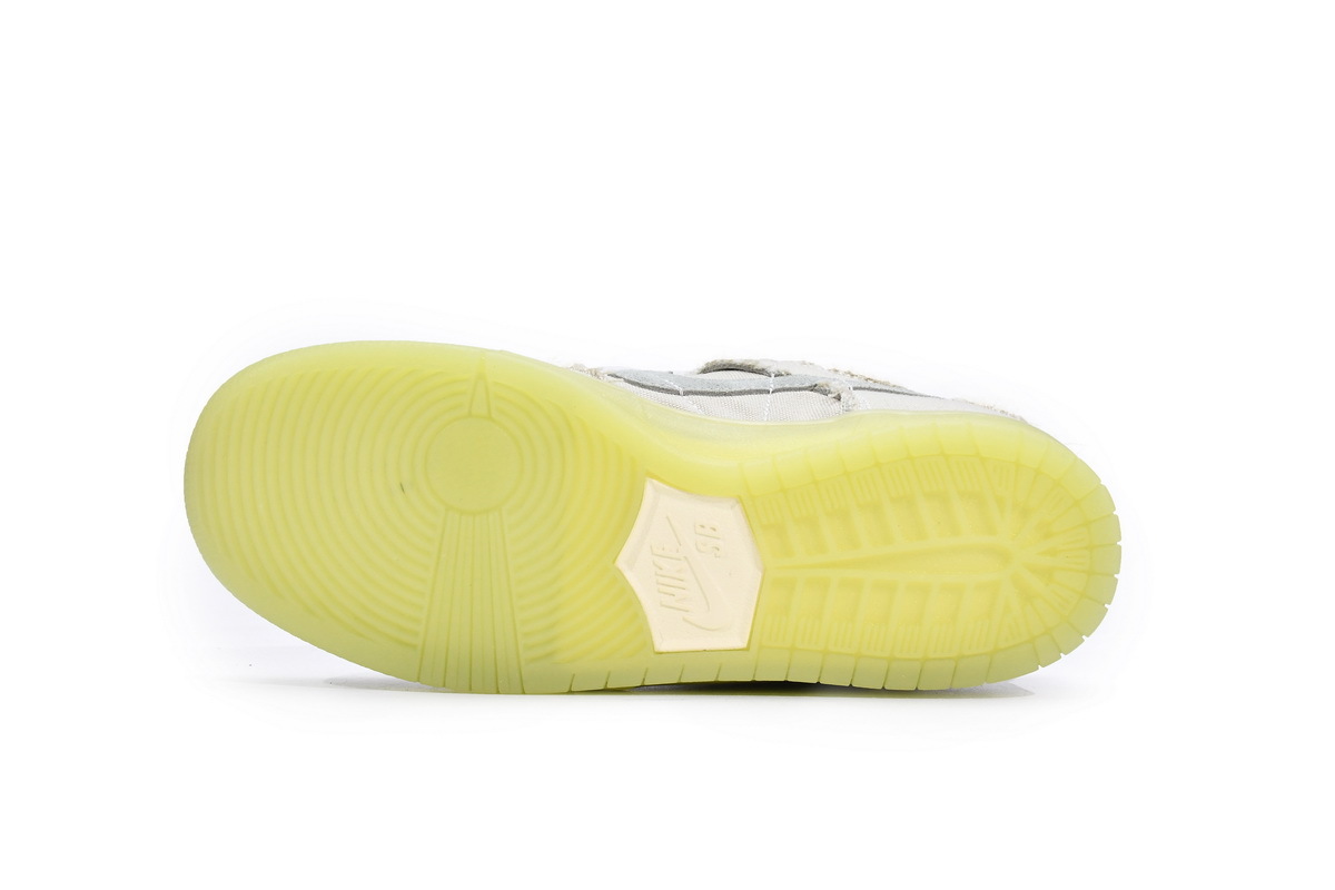Nike SB Dunk Low Mummy Glow in the Dark DM0774-111