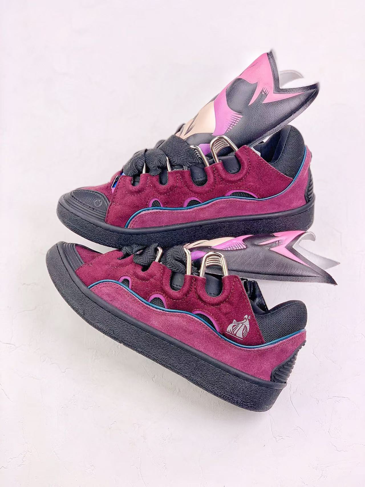 Lavin Curb Raisin Black